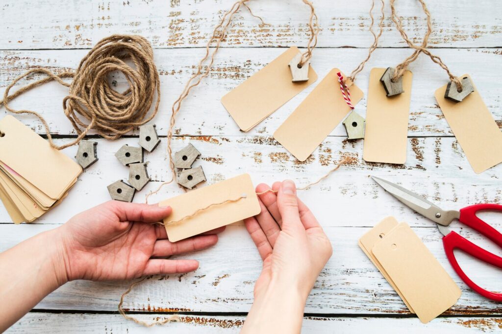 Como Criar Etiquetas de Presentes Personalizados Neste Natal